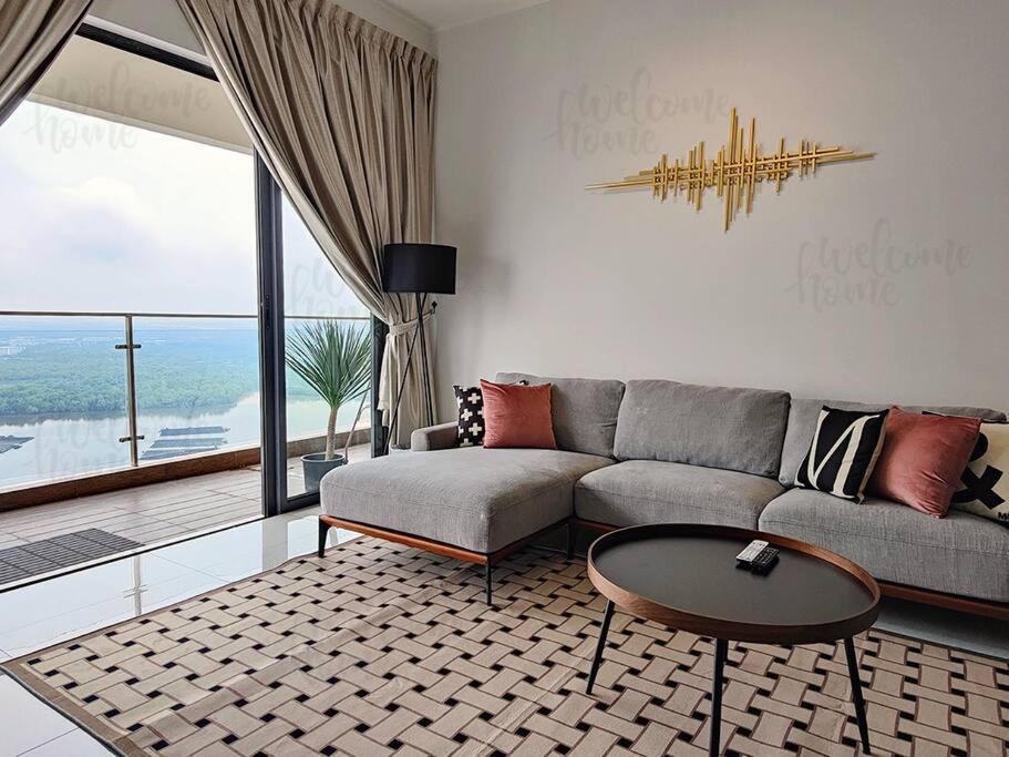 Bay Laurel, Country Garden Danga Bay Homestay By Welcome Home Johor Bahru Exterior photo