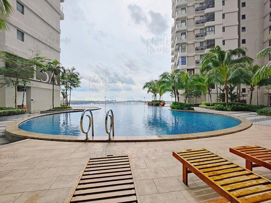 Bay Laurel, Country Garden Danga Bay Homestay By Welcome Home Johor Bahru Exterior photo